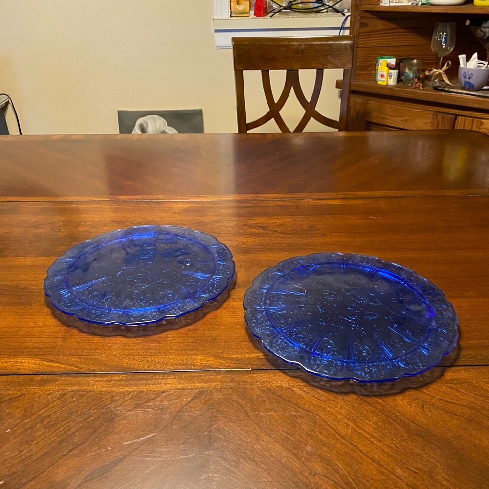Glass cake plates